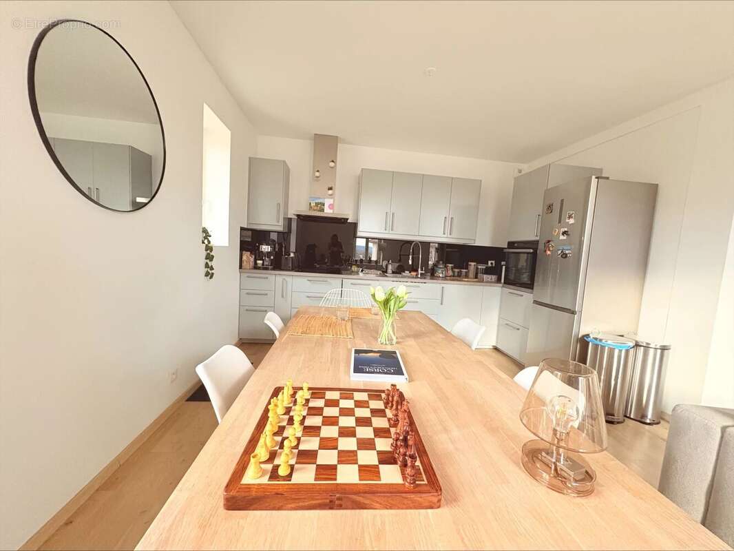 Appartement à SCY-CHAZELLES