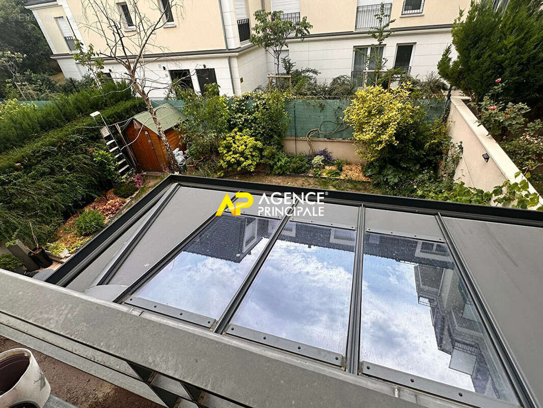 Appartement à SARTROUVILLE