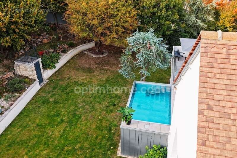 Maison à VERNEUIL-SUR-SEINE