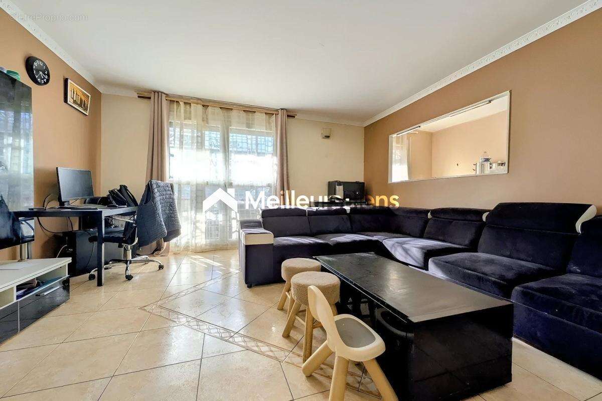 Appartement à LES MUREAUX