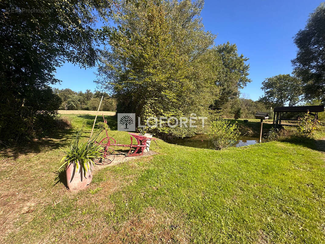 Maison à LESCHEROUX