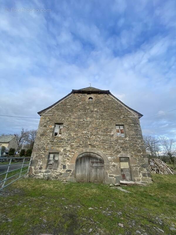 Maison à MUR-DE-BARREZ