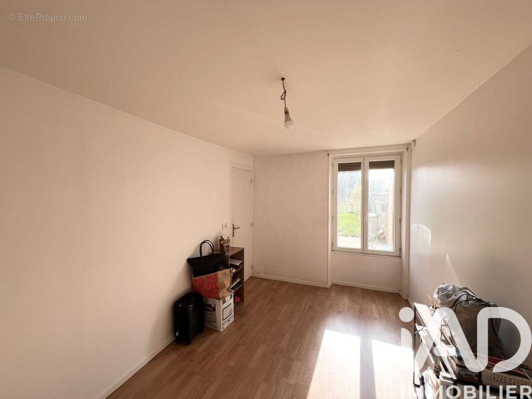 Photo 8 - Maison à LA CHAPELLE-DU-NOYER