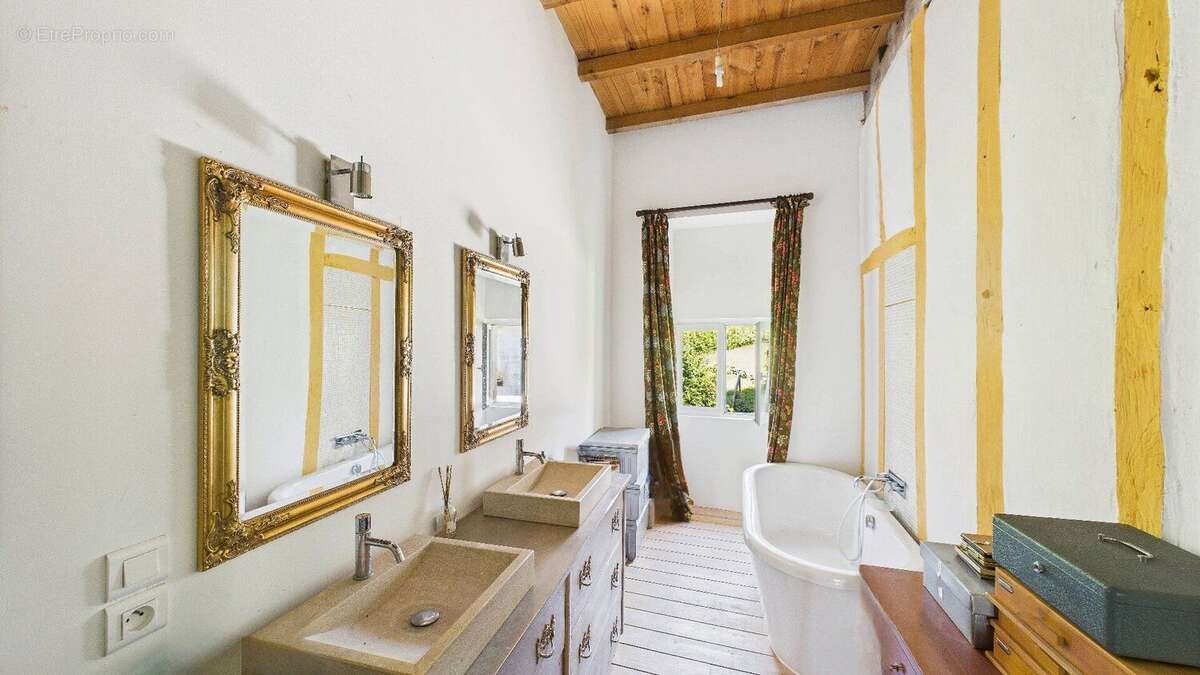 Héritage et élégance : propriété fortifiée au coeur des Landes - photo 2