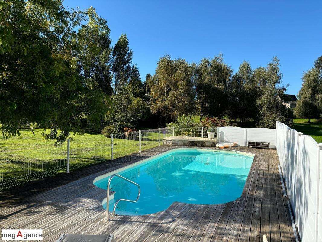 Maison de plain pied PMR récente 4 chambres avec piscine hors sol - photo 2