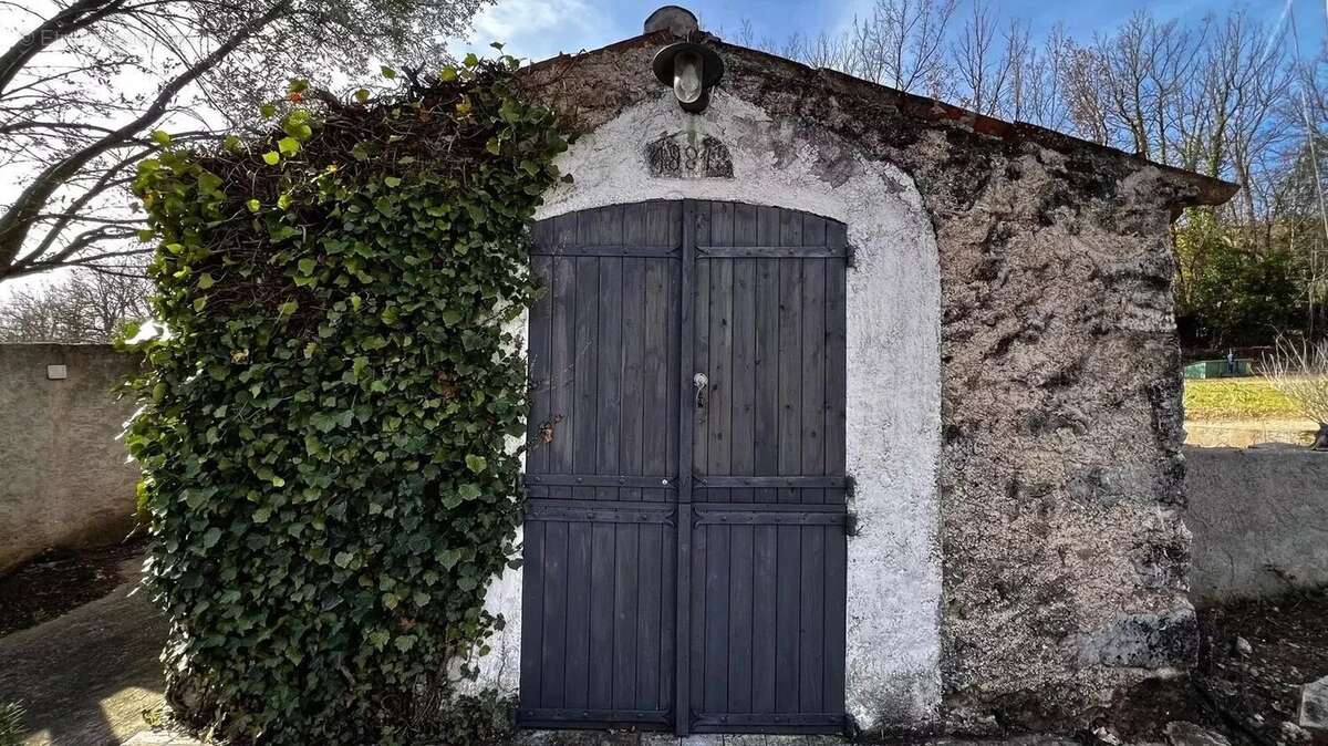 Maison à VILLECROZE