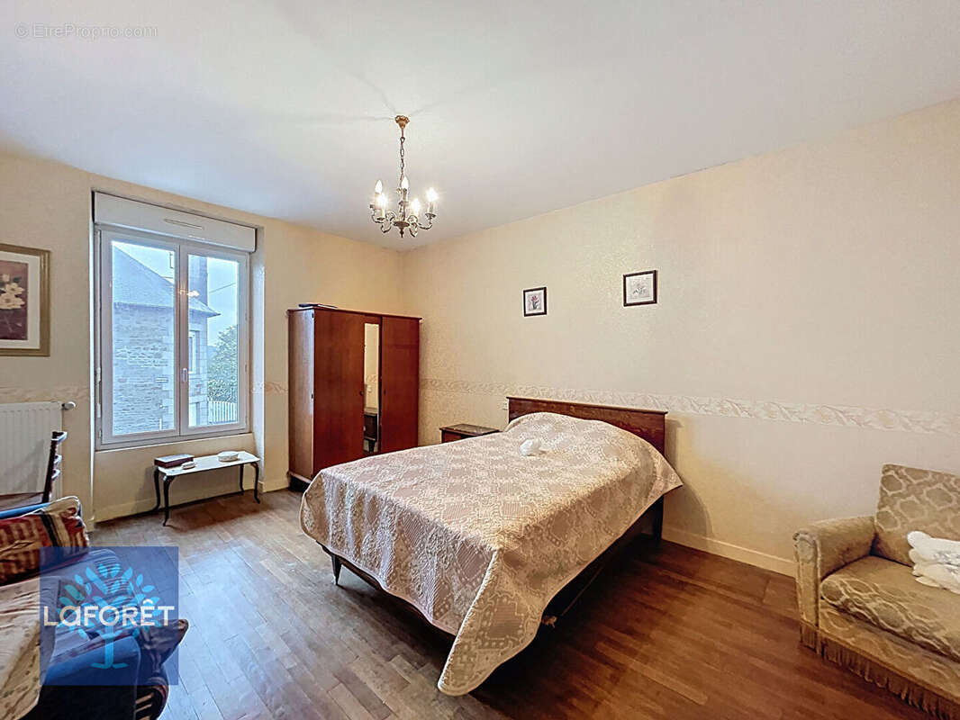 Maison à SAINT-BRICE-EN-COGLES