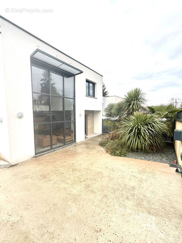 Maison à VULAINES-SUR-SEINE