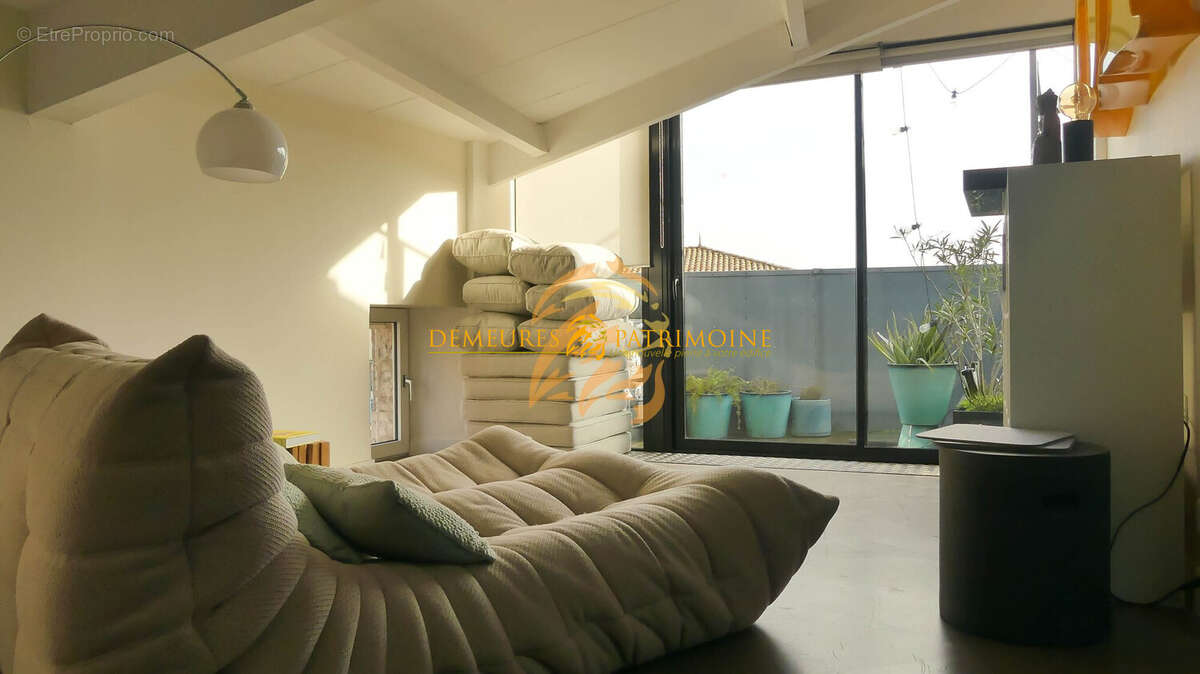 Appartement 225 m² à Angouleme  - photo 2