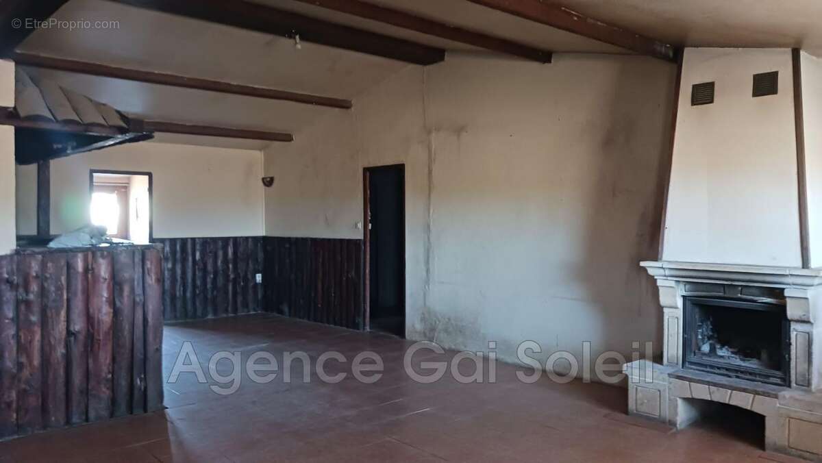 Maison à NISSAN-LEZ-ENSERUNE