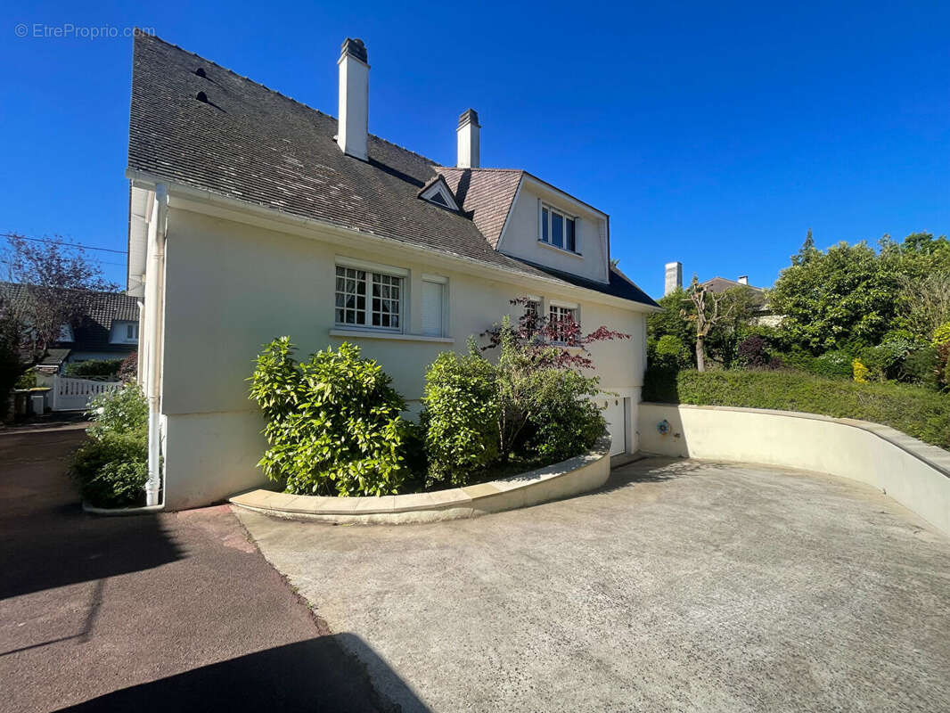 Maison à MONTMORENCY