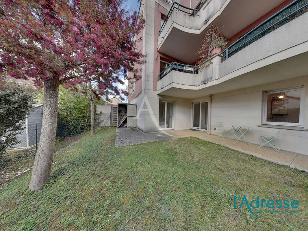 Appartement à EMERAINVILLE