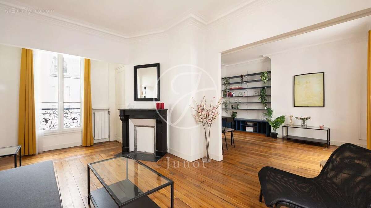 Appartement à PARIS-15E