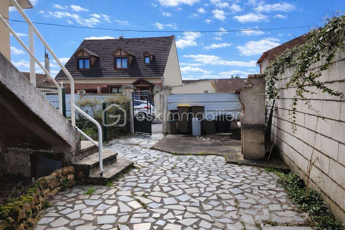 Appartement à PONTAULT-COMBAULT