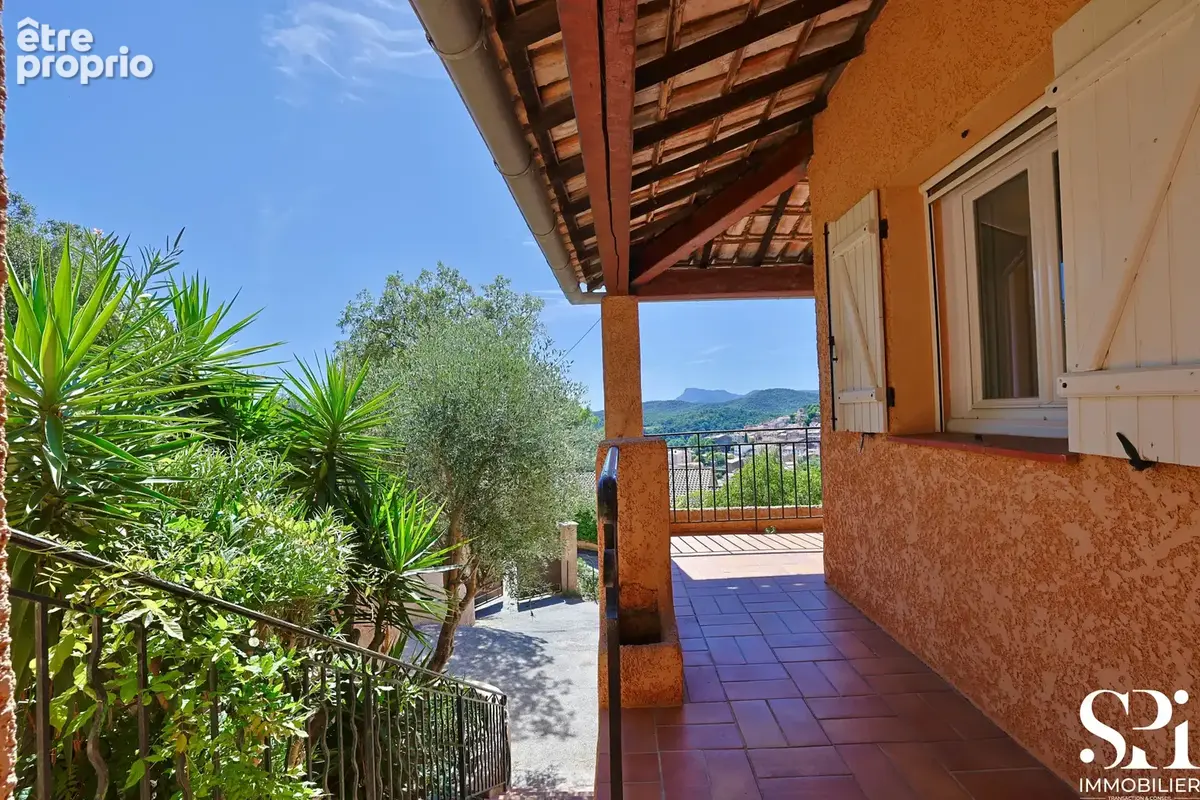 Vente maison Pierrefeu-du-Var (83)   Maison 195m2 au sol divisée 2 appartements   Terrain 1 740 m2 - photo 17