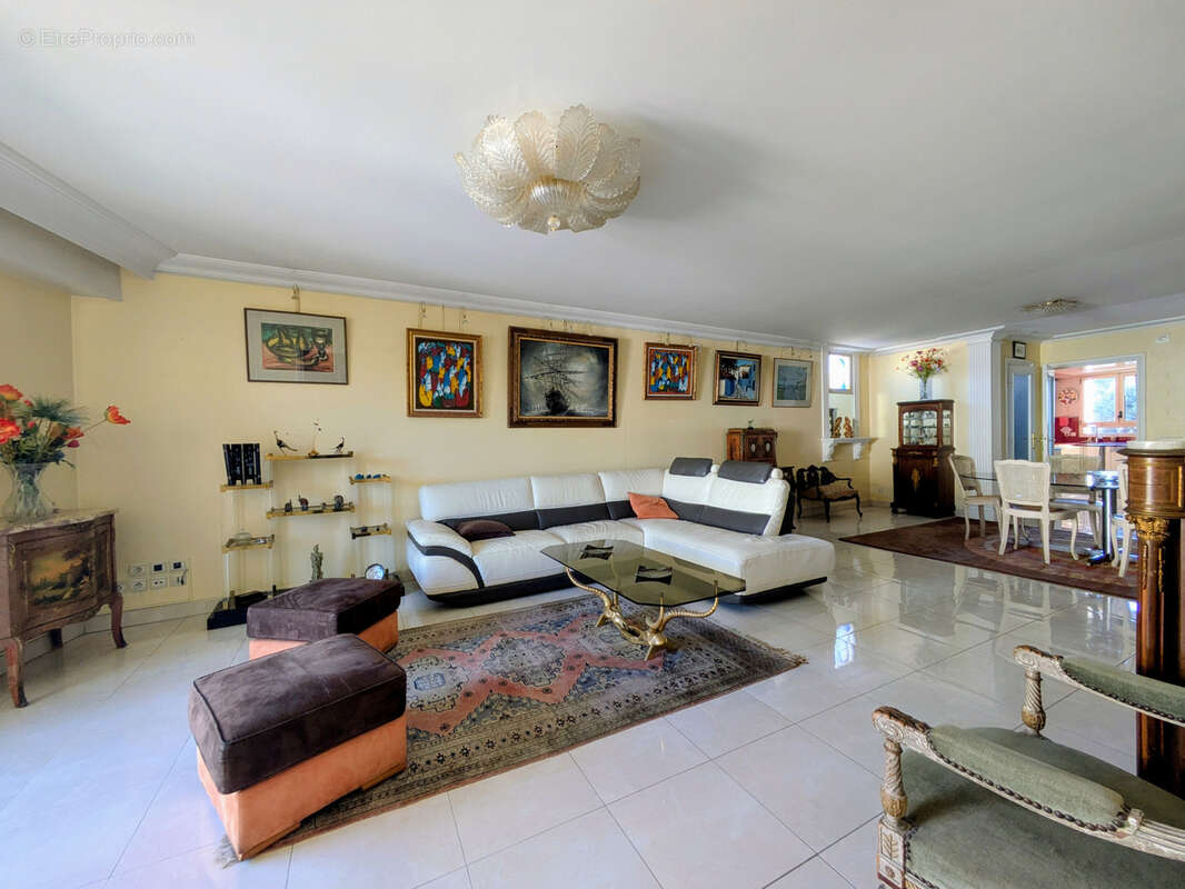 Appartement à SANARY-SUR-MER