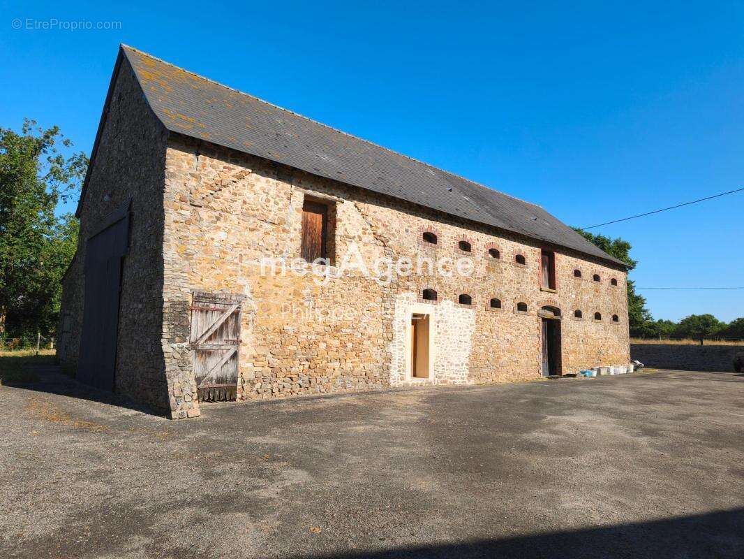 Propriété de 112 m² avec 25000 m² de terrain - photo 10