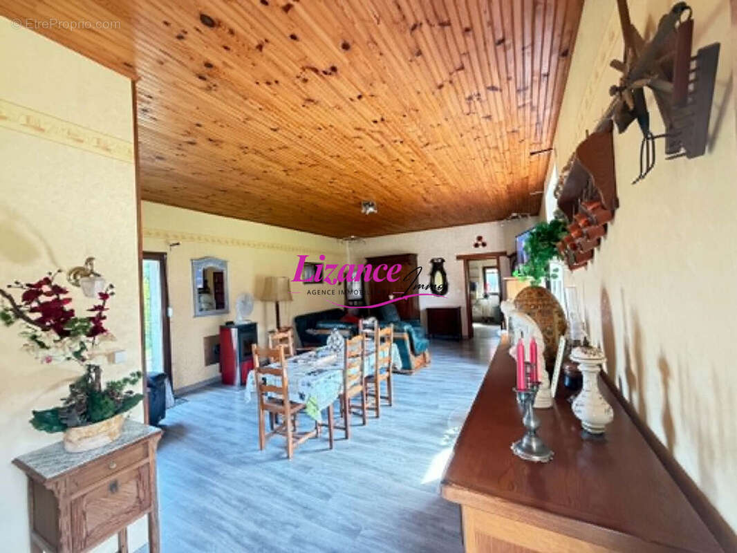 Maison 137 m² à Villers-Guislain  - photo 2