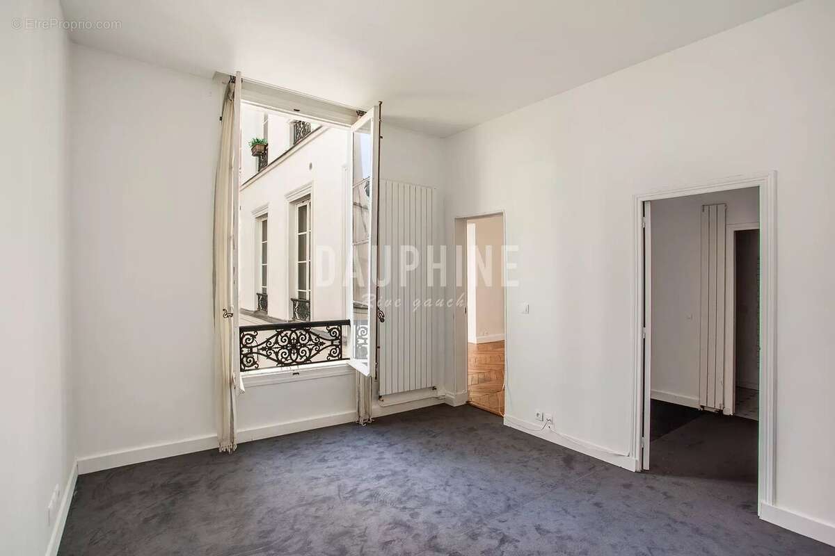 Appartement à PARIS-7E