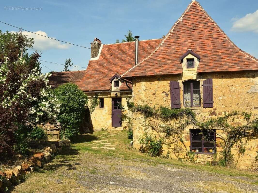 Maison à SAINT-POMPONT