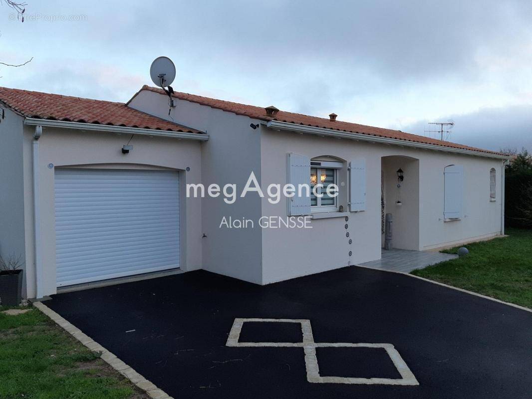 Maison à SAINTES