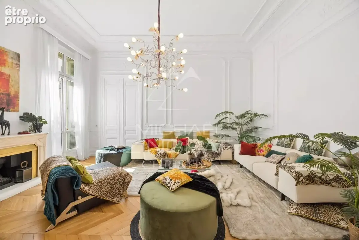 Bel appartement plein de charme, situé dans un élégant immeuble ancien de caractère - photo 9