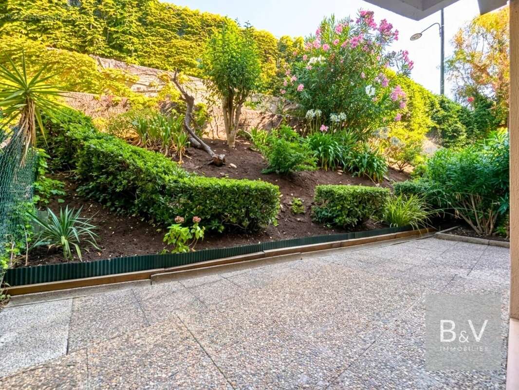Studio de 30.5 m² avec terrasse - photo 3