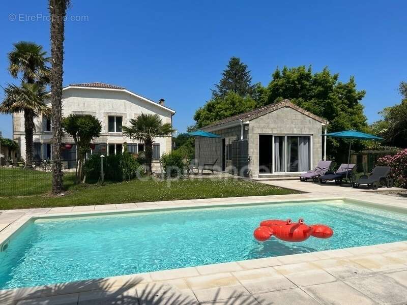 Maison à CHEVANCEAUX