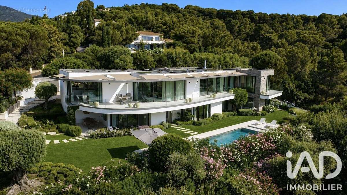 Photo 2 - Maison à LA CROIX-VALMER