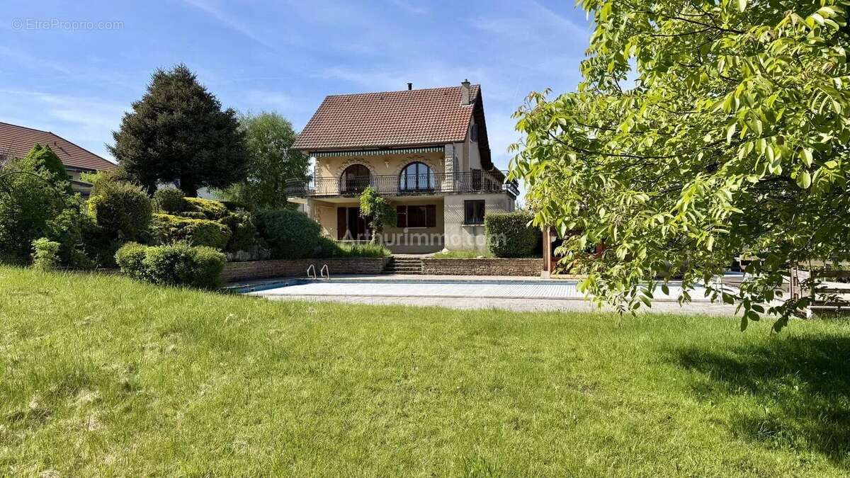 Maison à DOLOMIEU