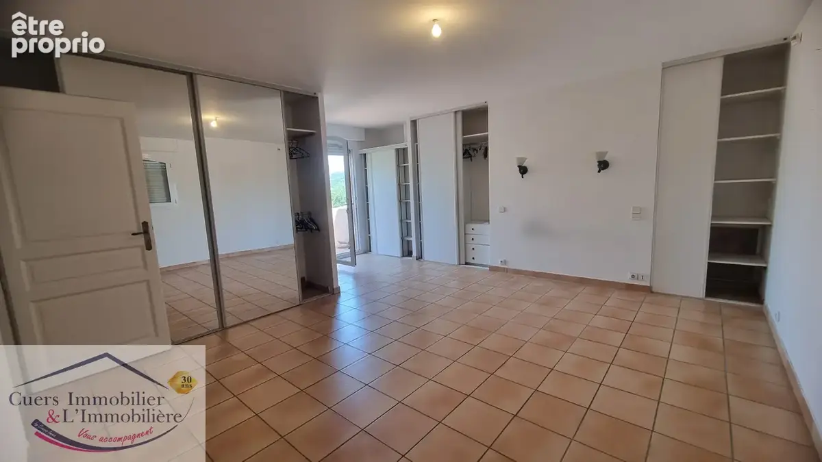 La crau, propriete  avec 2 logements developpant 337m2 habitables, avec piscine - photo 19