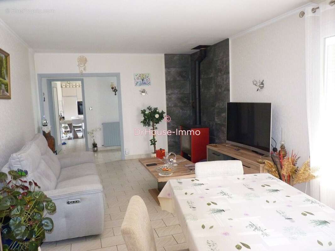 Maison 162 m² à Saint-Paul-De-Jarrat  - photo 3