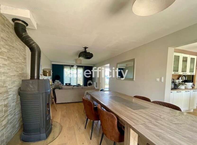 Maison à SAINT-MAURICE-L'EXIL