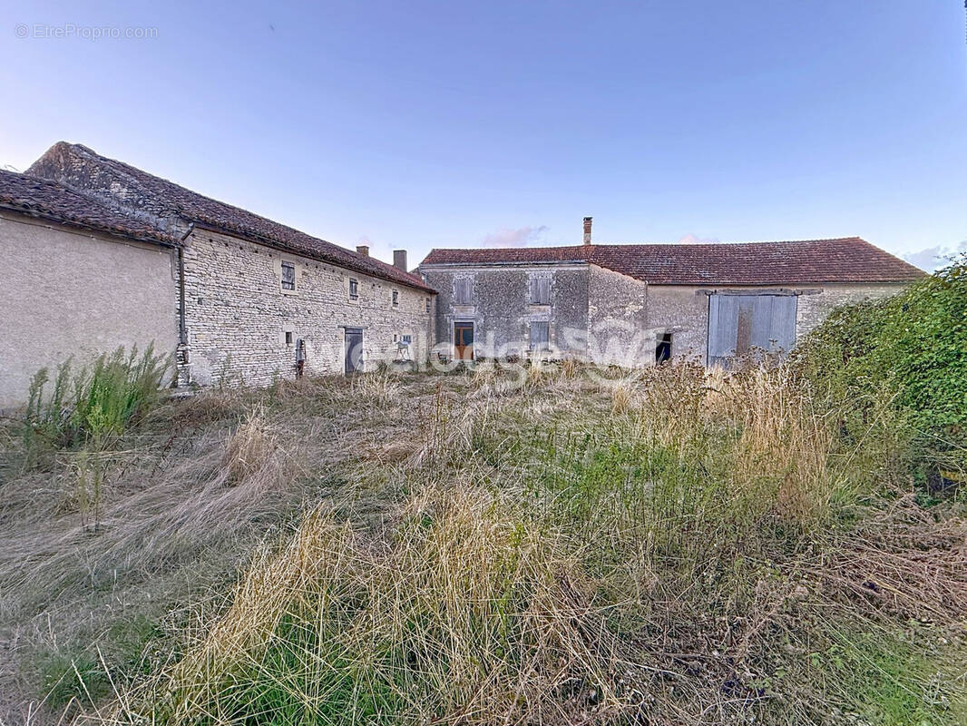 Maison à MAISONNEUVE