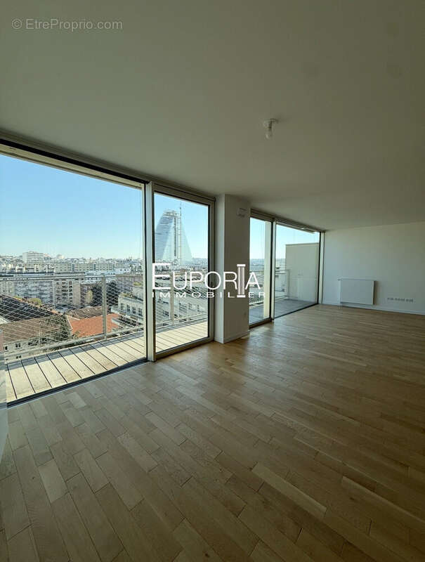 Appartement à PARIS-15E