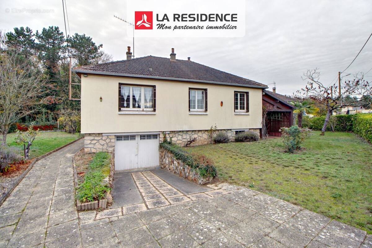 Maison à COURCELLES-SUR-SEINE