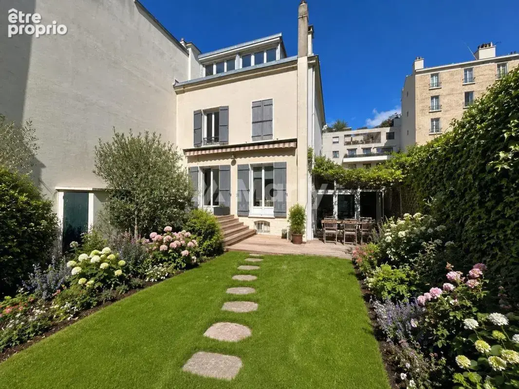 Élégante maison de caractère avec jardin paysager - photo 19