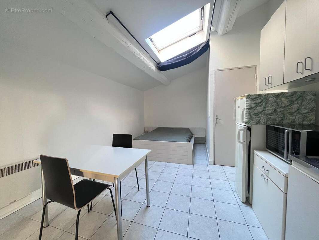   - Appartement à LYON-9E