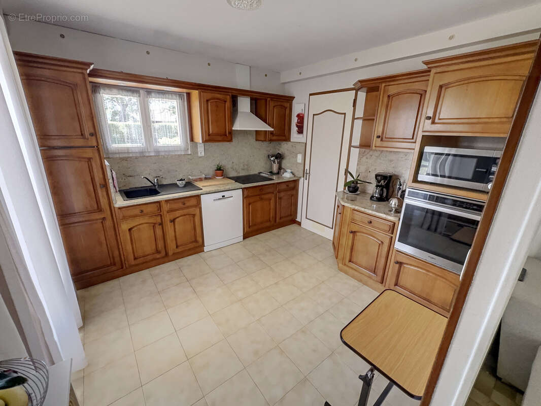 Ensemble immobilier avec maison et local d'activité   Axe stratégique Castres / Toulouse - photo 5