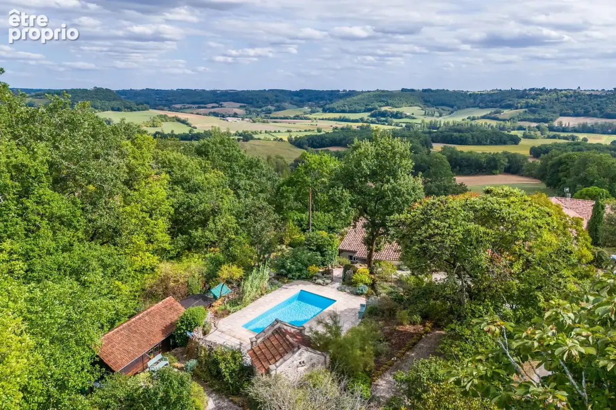 Maison de campagne avec piscine, atelier de poterie, dépendances et garage - photo 2