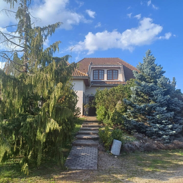 Maison à SAINT-JUST-SAINT-RAMBERT