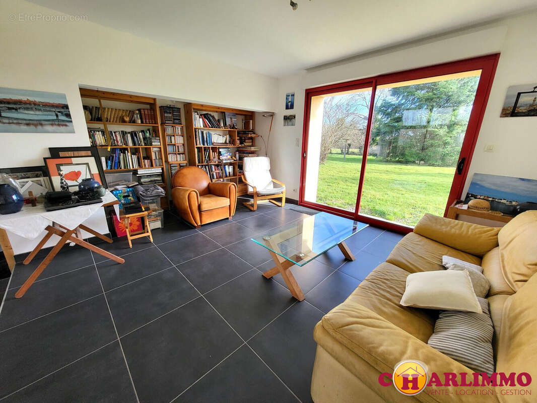 Maison à CHAILLAC-SUR-VIENNE