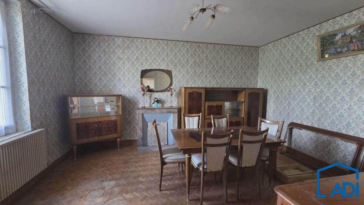 Maison à EXIREUIL