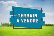 Terrain à MEYNES
