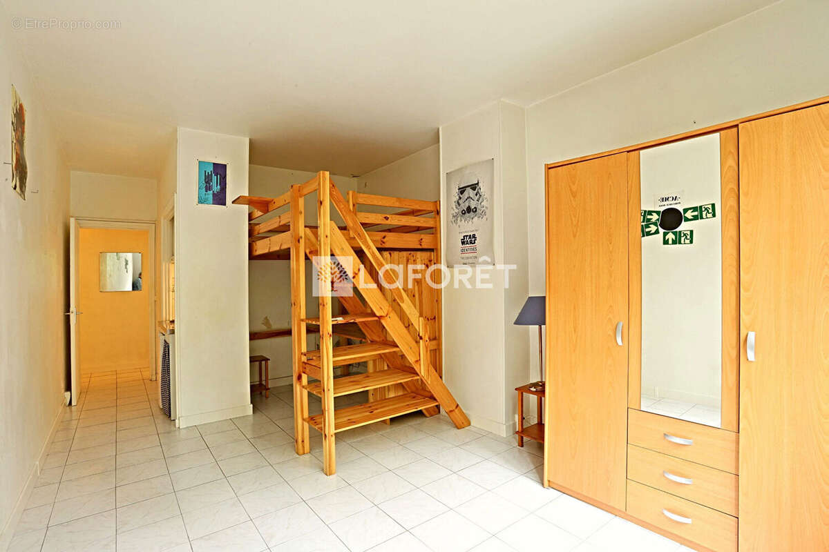Appartement à PARIS-14E