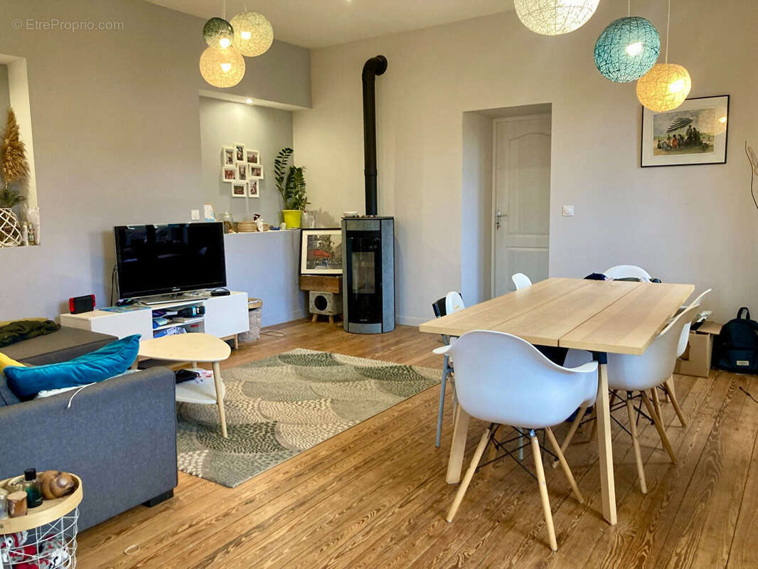 Maison à SAINT-SYMPHORIEN-SUR-COISE