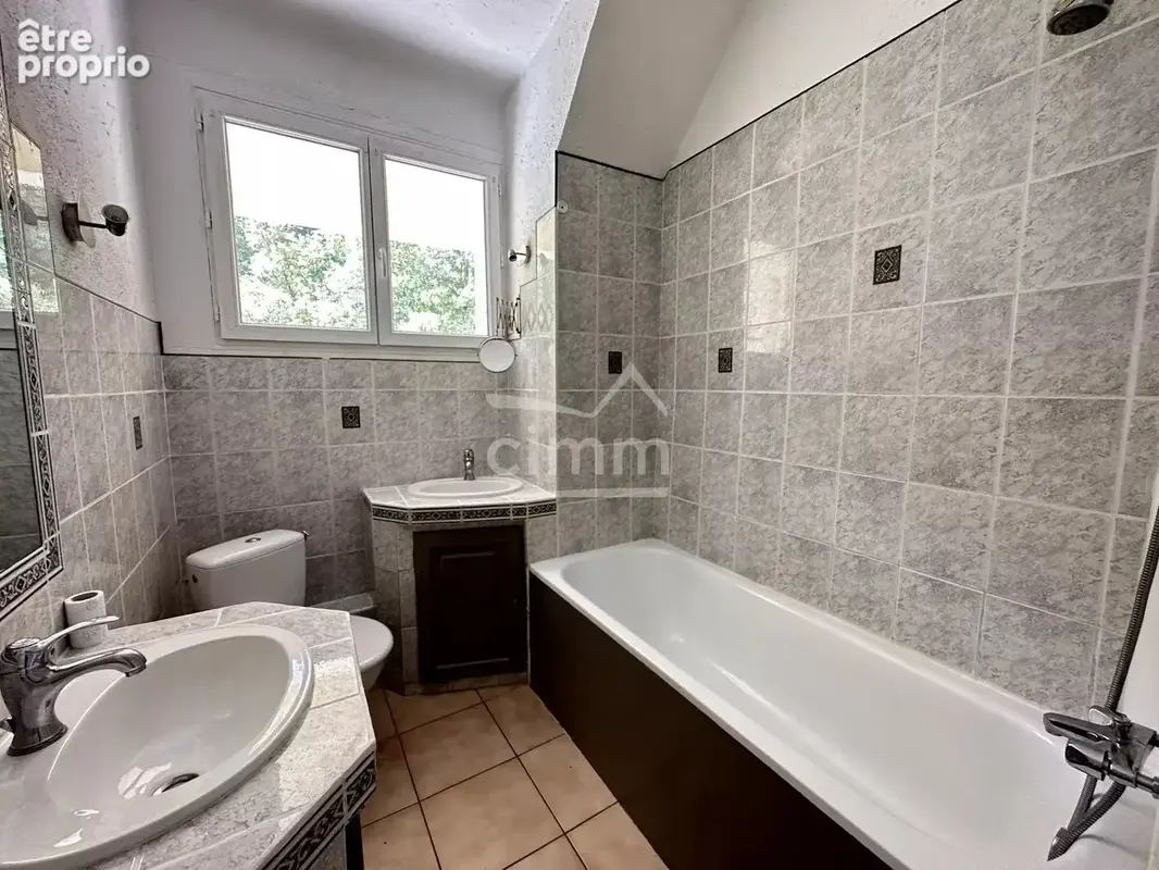 Appartement T5 avec cave et grenier - photo 12
