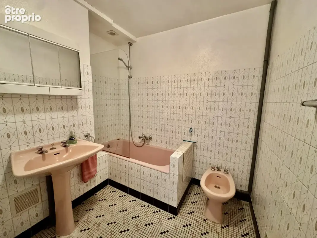 Charmante Maison de Campagne avec Dépendance de 116 m², Piscine et Vue Panoramique - photo 11