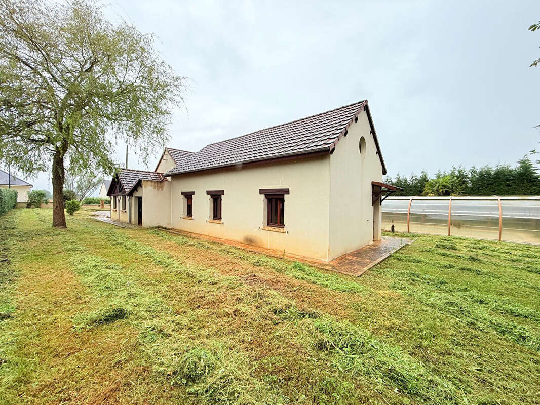 Maison à SAINT-ELOY-DE-GY
