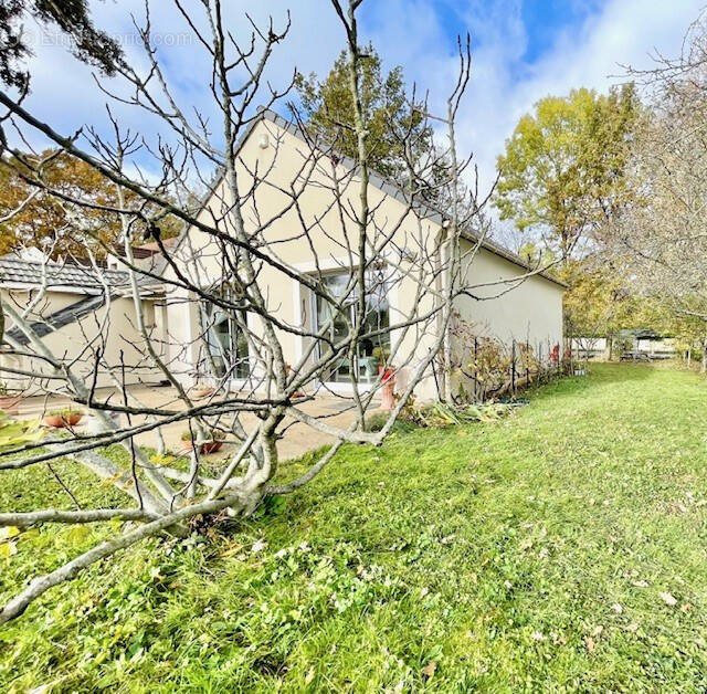 Maison à DAMMARIE-LES-LYS